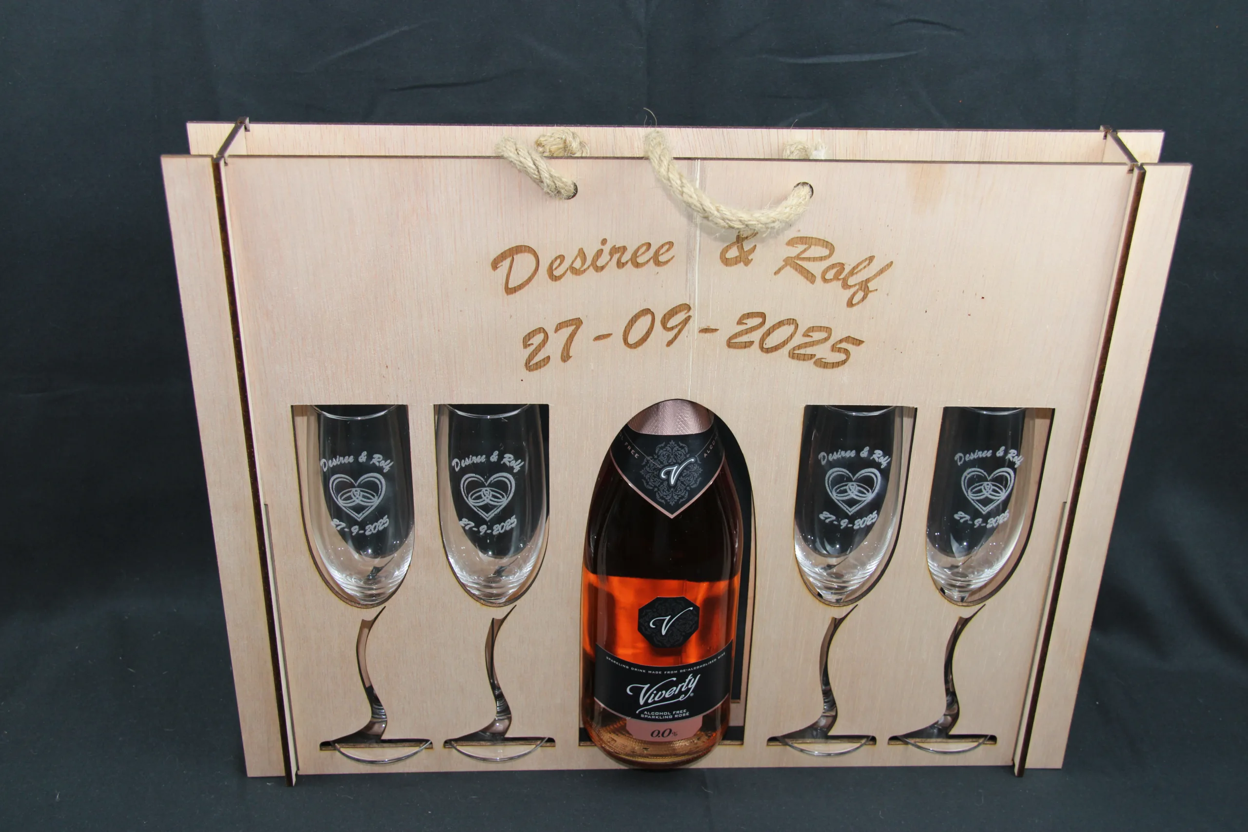 Cadeau geschenk voor bruidspaar met 4 glazen van 21cl