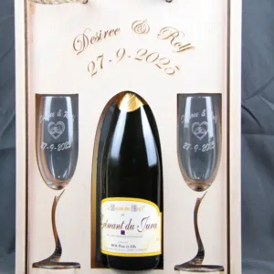Cadeau geschenk voor bruidspaar met 2 glazen van 21cl